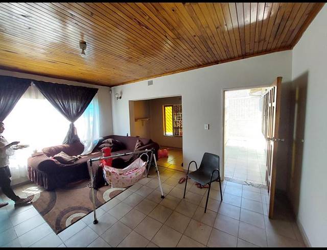 3 BEDROOM PROPERTY TO RENT IN LAUDIUM